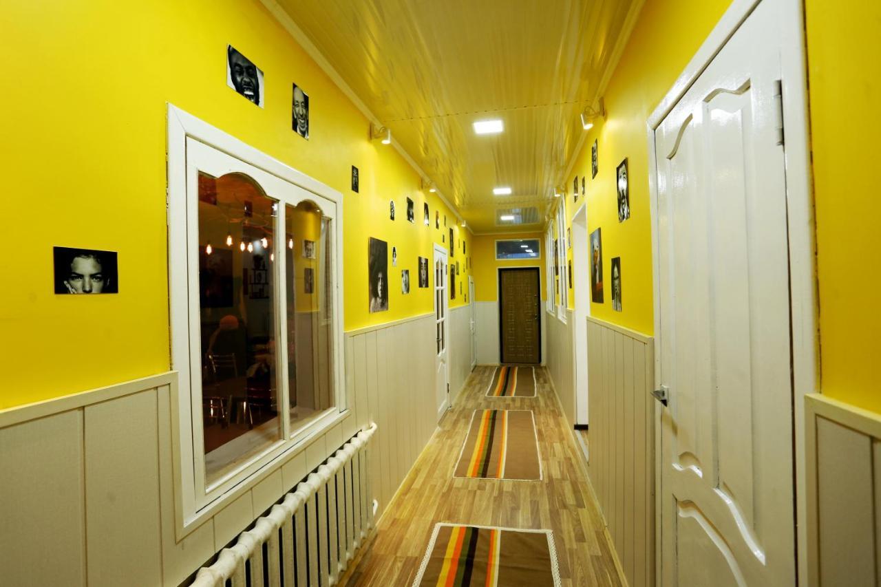 Interhouse Karakol Hostel Buitenkant foto