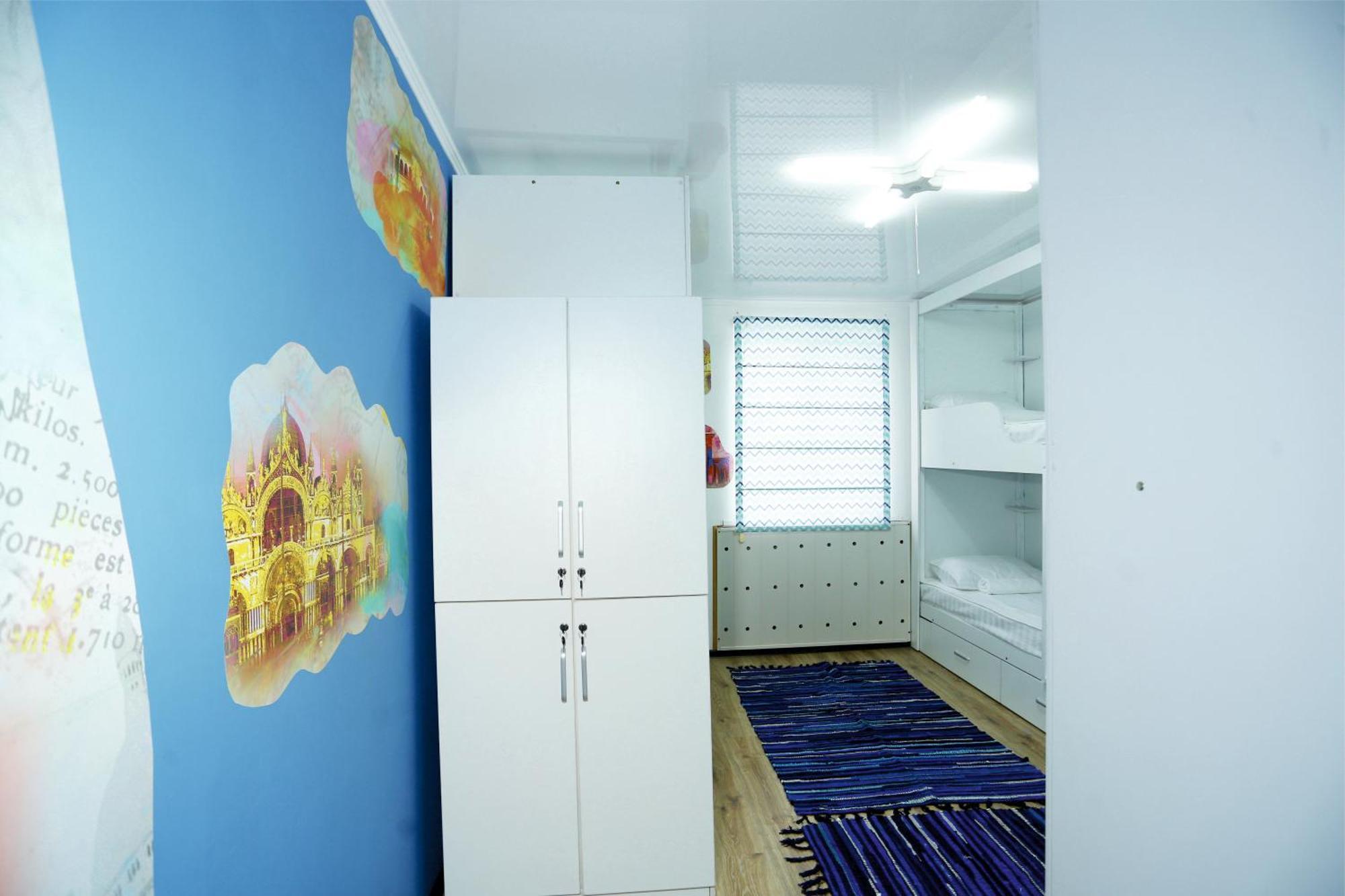 Interhouse Karakol Hostel Buitenkant foto