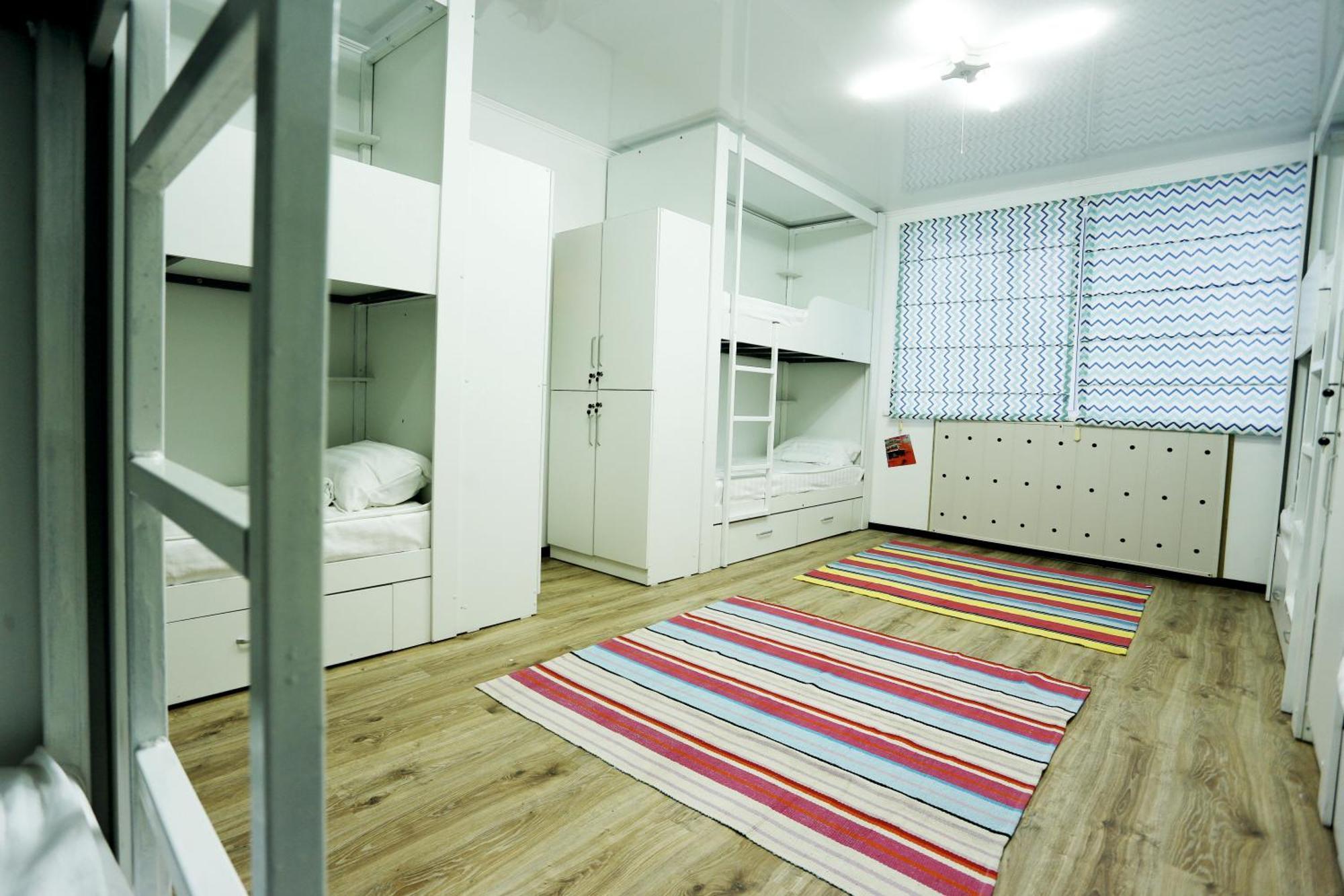 Interhouse Karakol Hostel Buitenkant foto