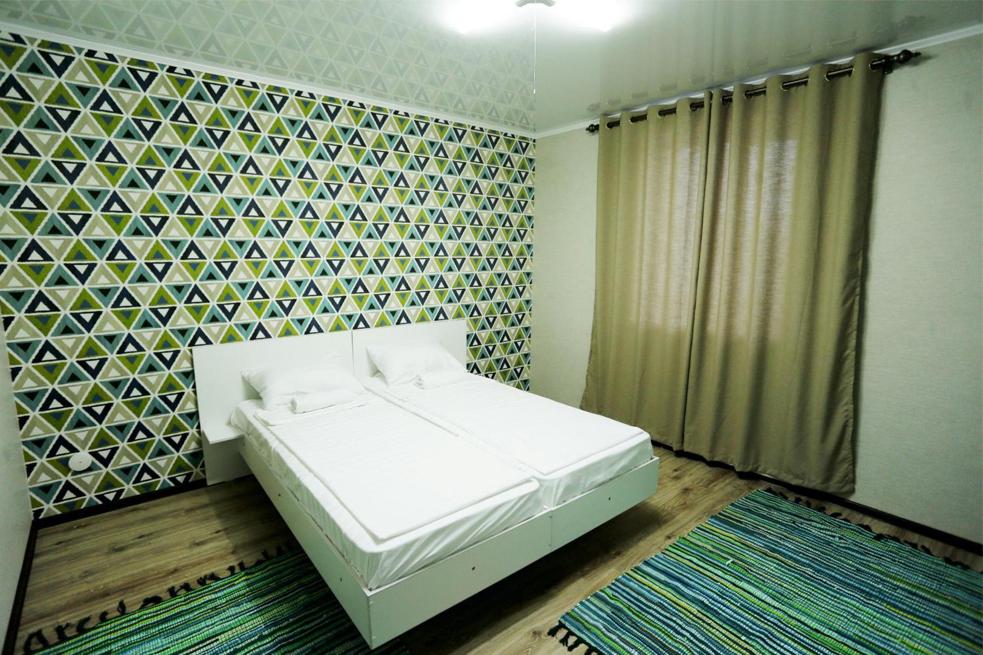 Interhouse Karakol Hostel Buitenkant foto