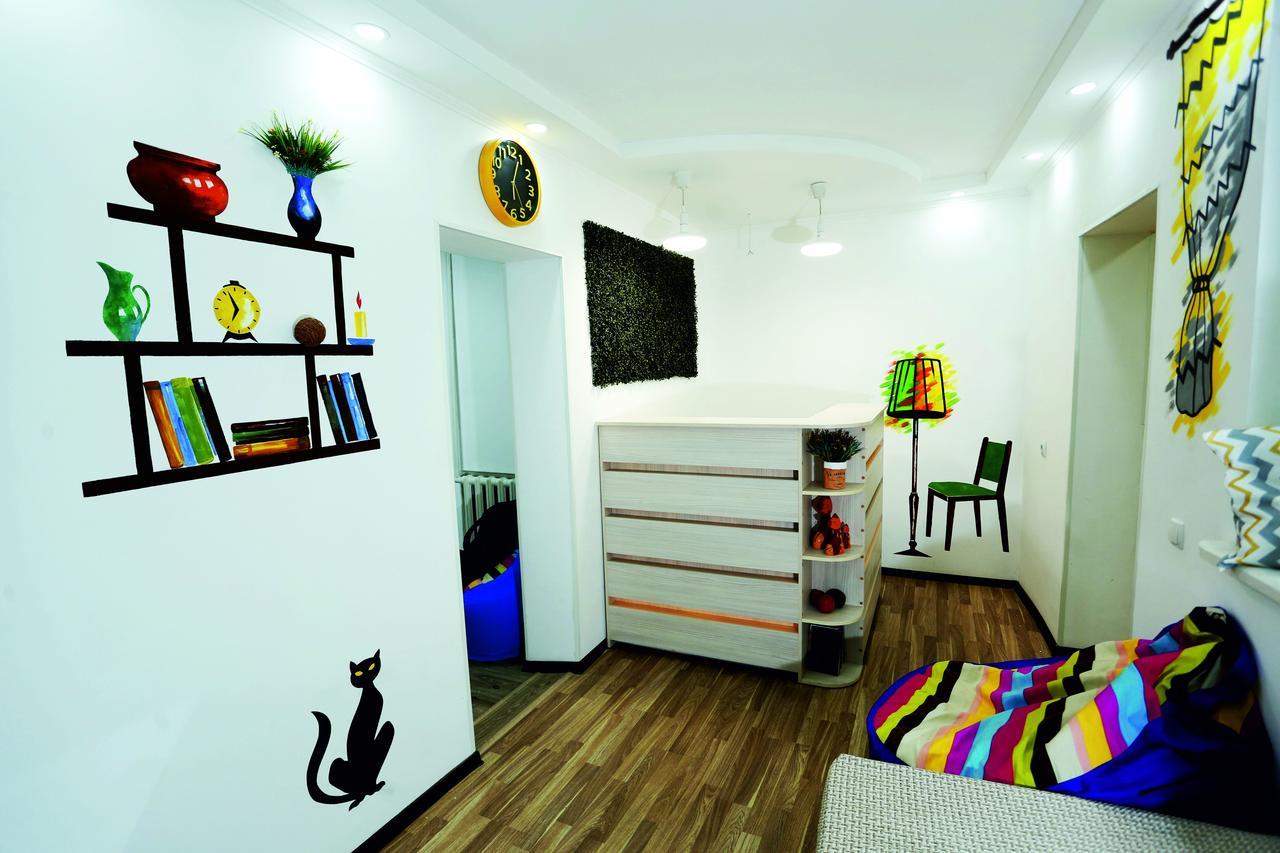 Interhouse Karakol Hostel Buitenkant foto