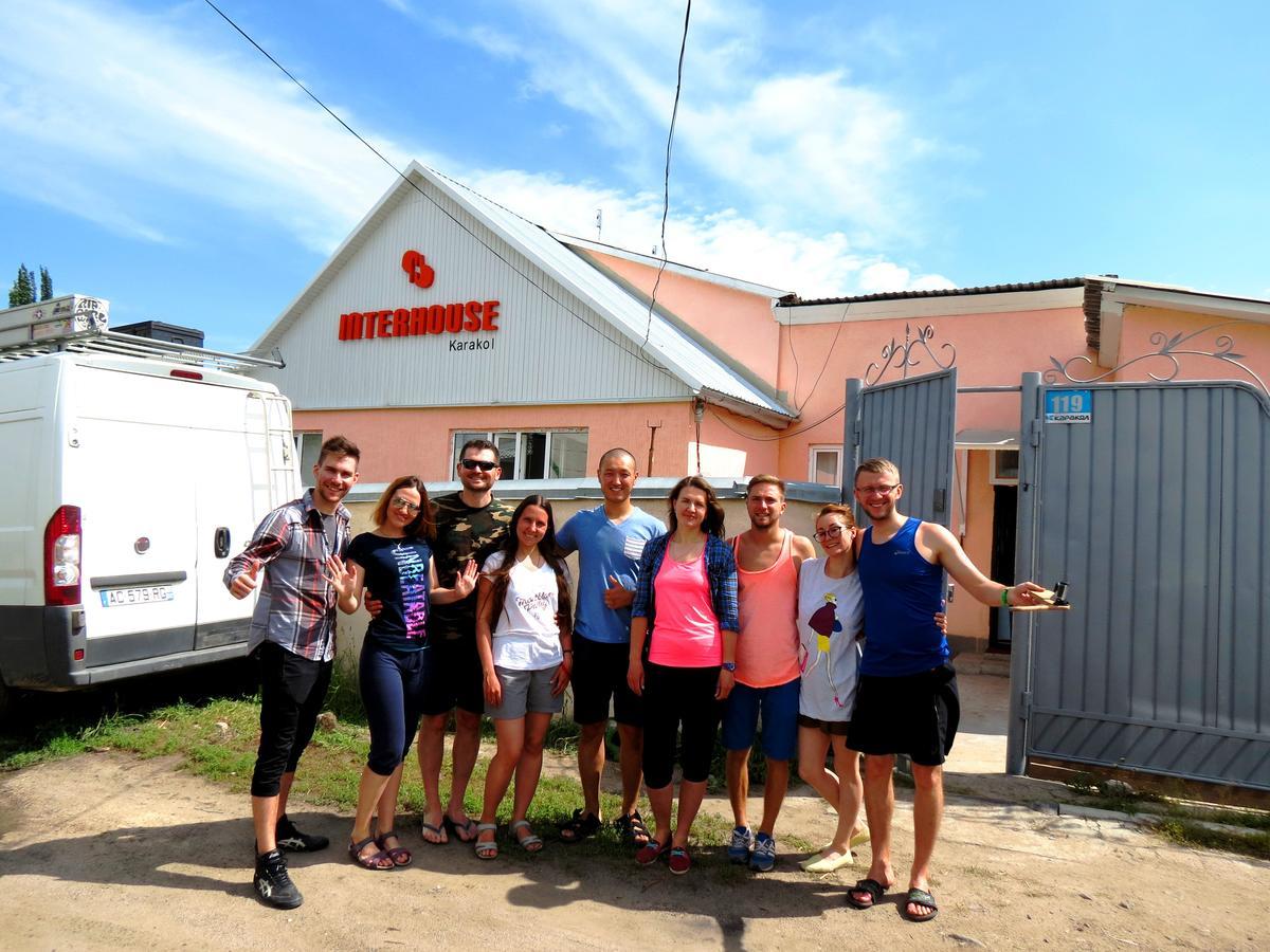Interhouse Karakol Hostel Buitenkant foto
