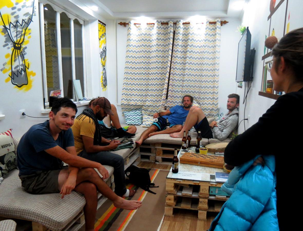 Interhouse Karakol Hostel Buitenkant foto